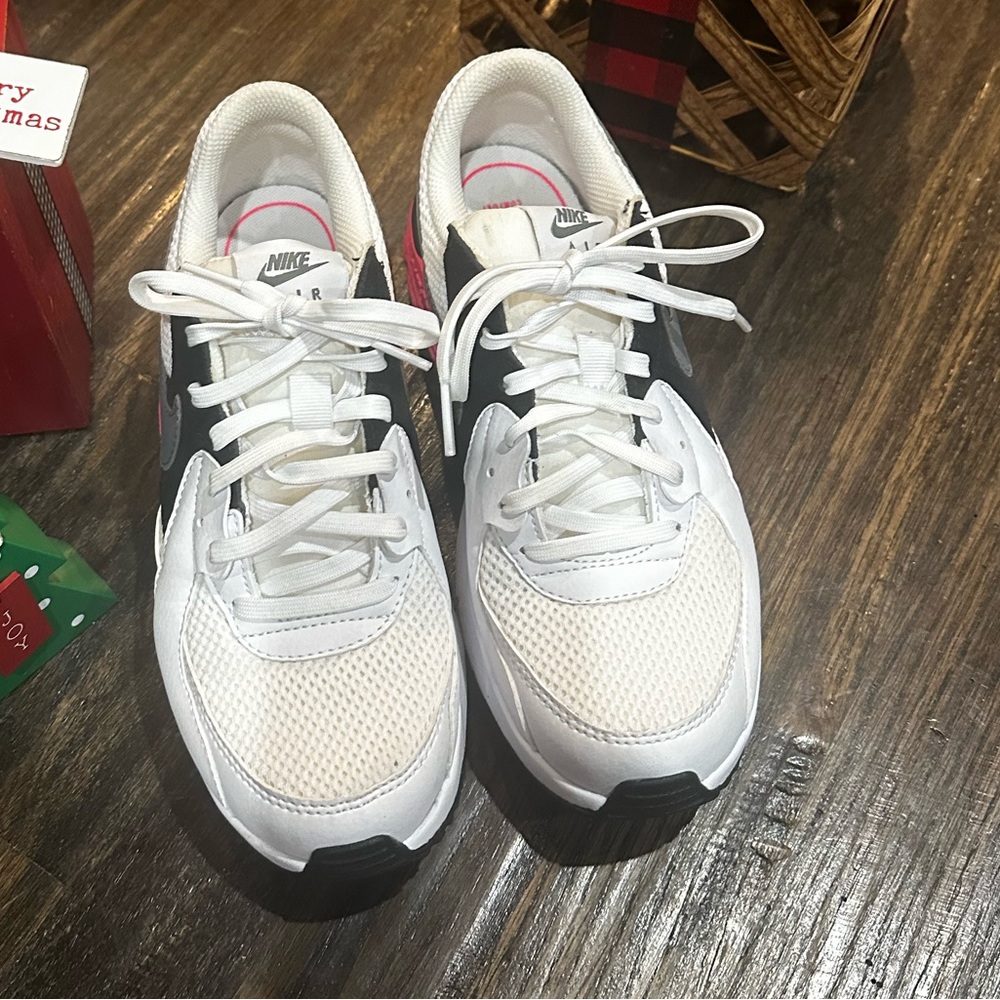 Nike Air Max Excee Womens Size 6 - Picture 3 of 10